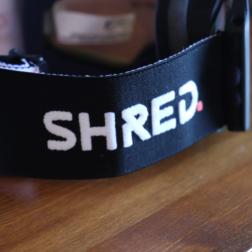 新規取り扱い開始！SHRED GOGGLE